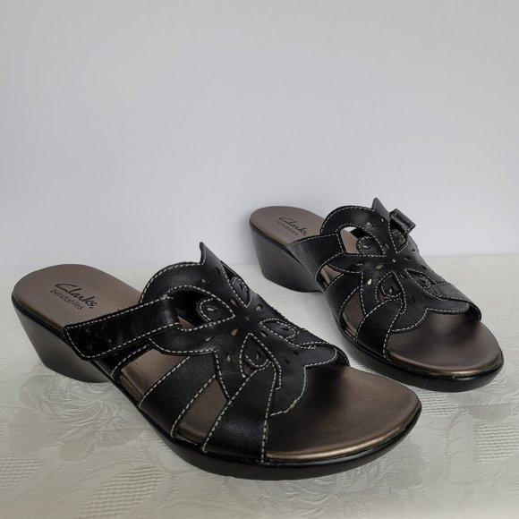 CLARKS Bendables Ella Art Leather Sandals- Black color- Women's Size 9.5M - Picture 2 of 13